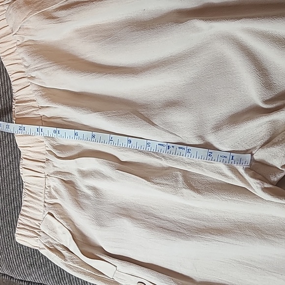 Button Sides Capris - Picture 6 of 10